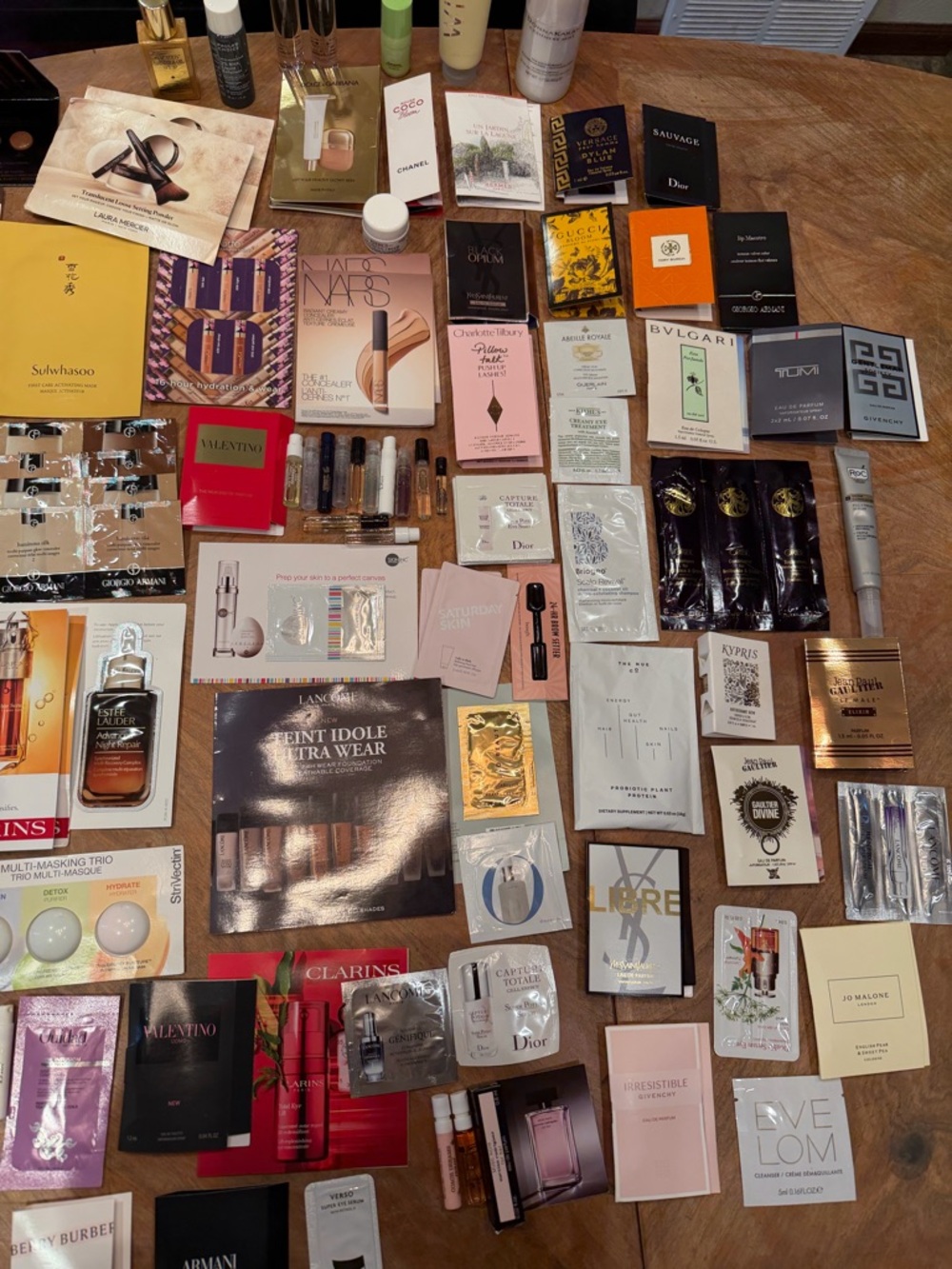 Mixed High-End Beauty Sample Lot - Assorted Brands - Neutral & Gold Accents - Picture 5 of 5